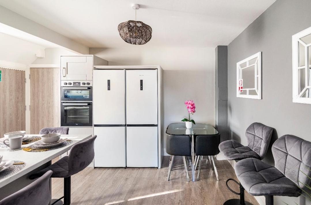 Luxury House 4 Ensuite Bedrooms, Free Parking ,Wifi 옥스퍼드 외부 사진