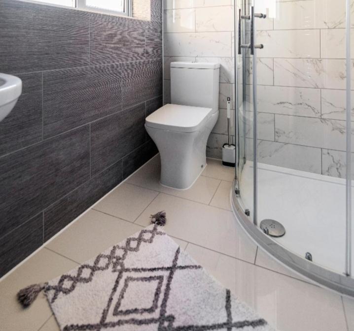 Luxury House 4 Ensuite Bedrooms, Free Parking ,Wifi 옥스퍼드 외부 사진