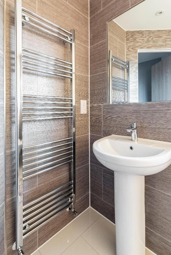 Luxury House 4 Ensuite Bedrooms, Free Parking ,Wifi 옥스퍼드 외부 사진