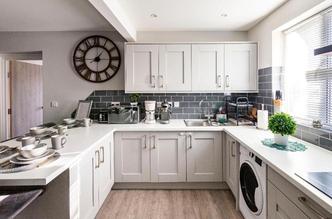 Luxury House 4 Ensuite Bedrooms, Free Parking ,Wifi 옥스퍼드 외부 사진